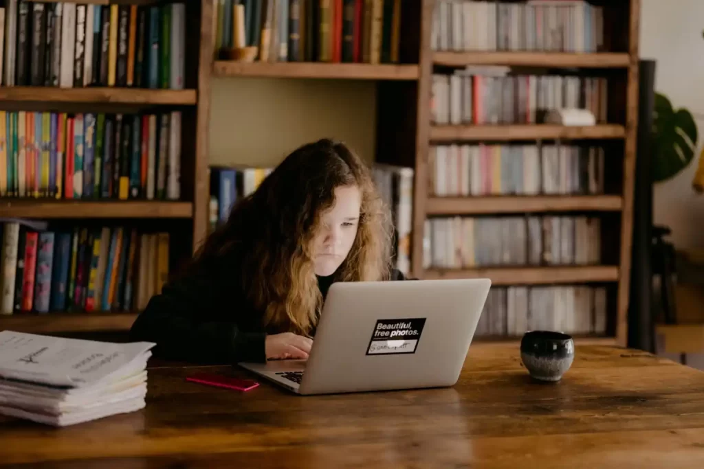 girl with laptop